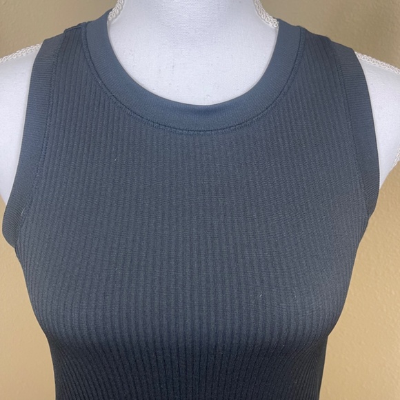 Calla  ribbed black tank top size medium - Picture 4 of 5